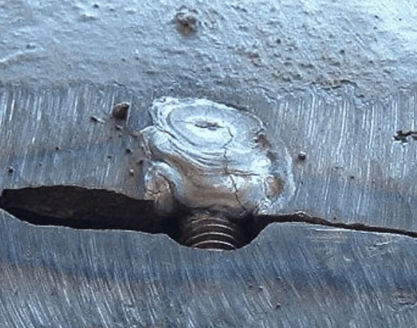 Image showing the weld cracks on cast iron